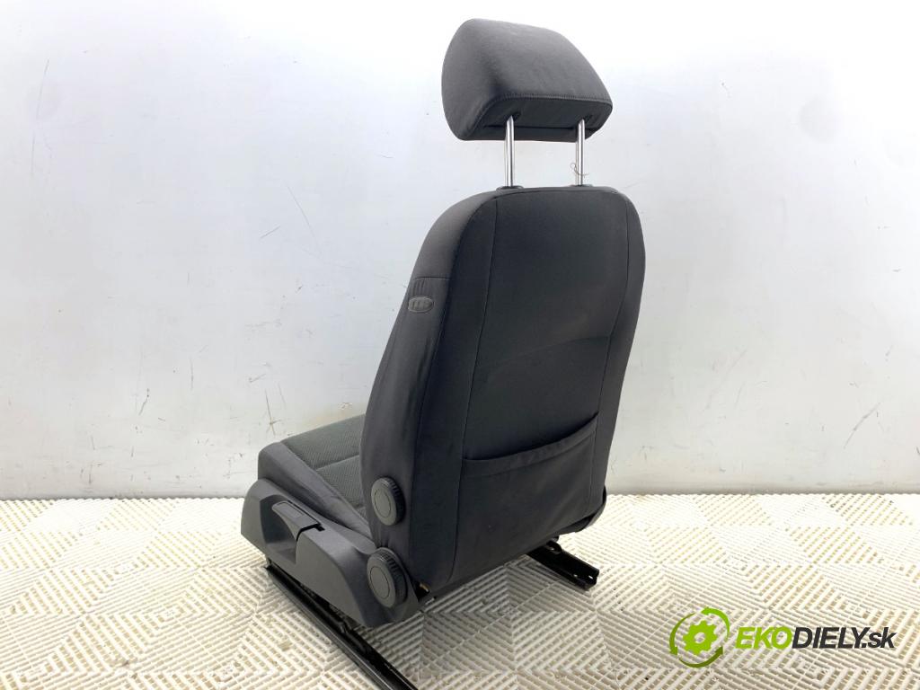 VW GOLF V liftback 2005 77 kW 1.9 TDI 1896 Sedadlo ľavy predný