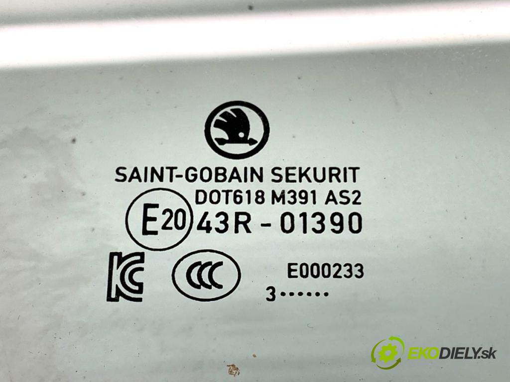 SKODA OCTAVIA IV liftback 2023 140 kW 2.0 TSI 4x4 1984 Okno pravy predný 5E3845202