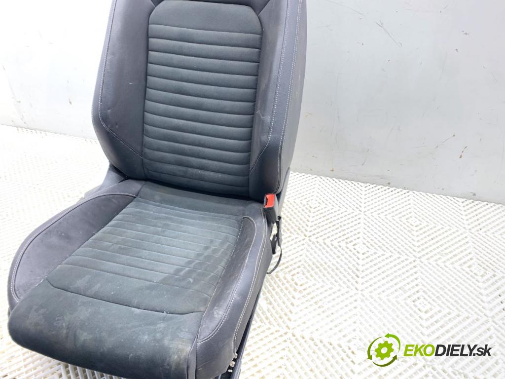 VW PASSAT B8 sedan 2022 206 kW 2.0 TSI 4motion 1984 Sedadlo pravy predný