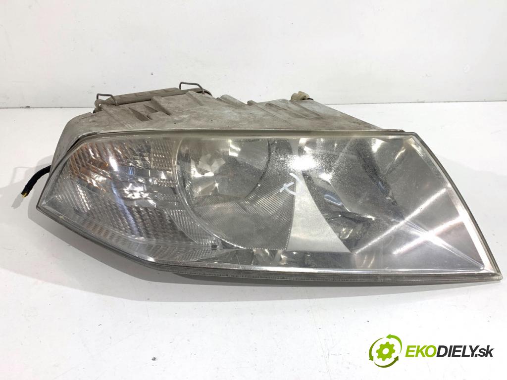 SKODA OCTAVIA II liftback 2008 77 kW 1.9 TDI 1896 Svetlomet pravy predný 
