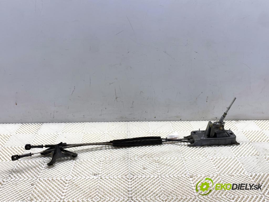 SKODA OCTAVIA II liftback 2008 77 kW 1.9 TDI 1896 kulisa 1K0711049CG (Řadicí páka (kulisa) )