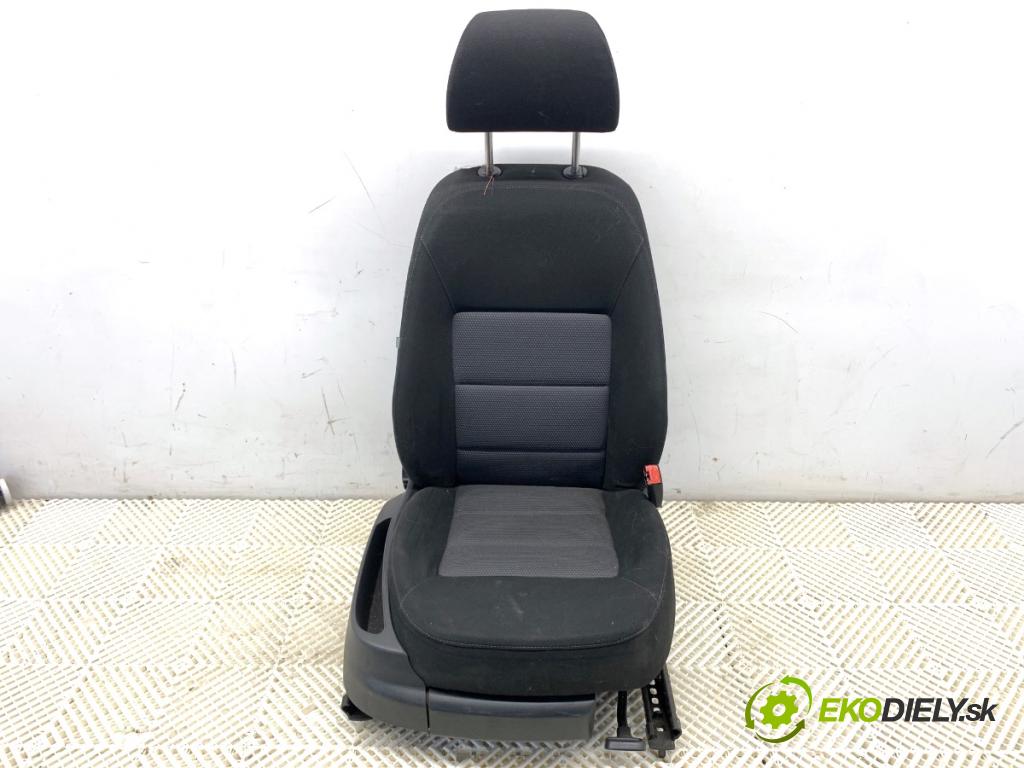 SKODA OCTAVIA II liftback 2008 77 kW 1.9 TDI 1896 Sedadlo pravy predný 