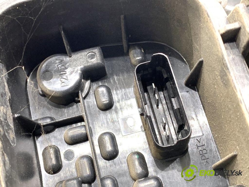 DACIA DUSTER SUV 2018 84 kW 1.6 SCe 115 (HMM1) 1598 Svetlo pravy zad 265503601R