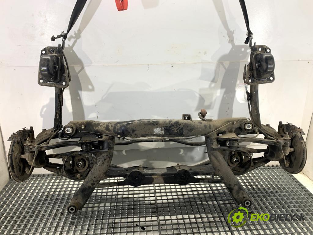 SKODA OCTAVIA IV liftback 2023 140 kW 2.0 TSI 4x4 1984 Výstuha zad 5Q0505235M