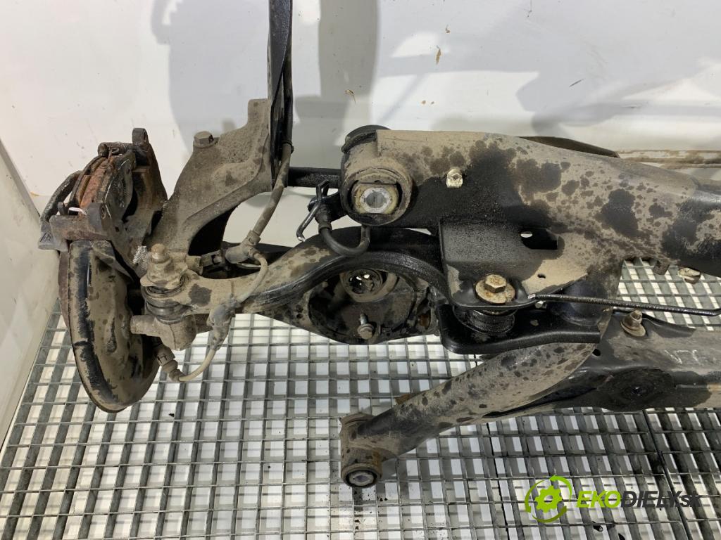 SKODA OCTAVIA IV liftback 2023 140 kW 2.0 TSI 4x4 1984 Výstuha zad 5Q0505235M