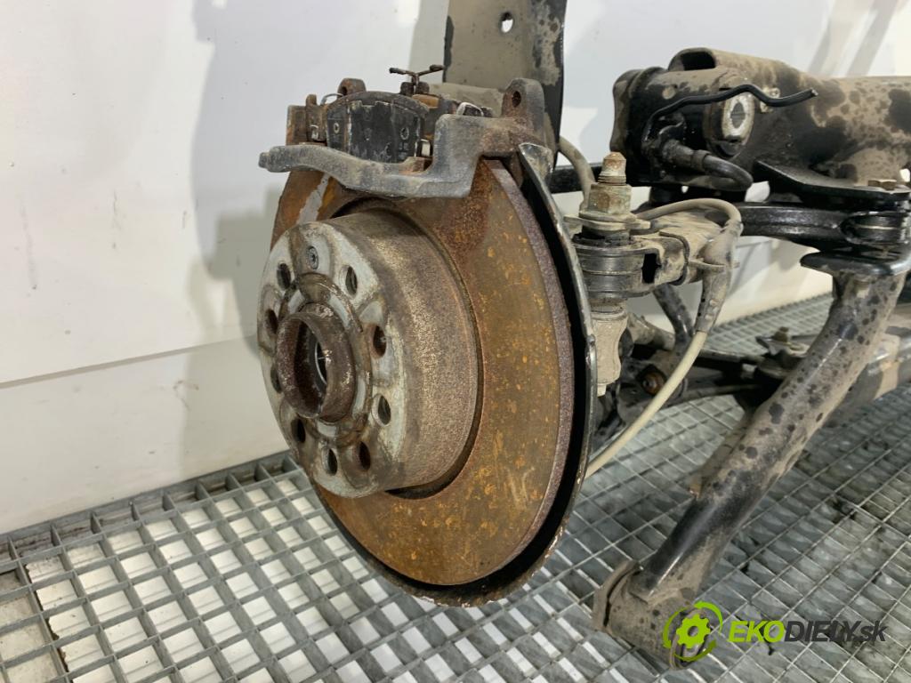 SKODA OCTAVIA IV liftback 2023 140 kW 2.0 TSI 4x4 1984 Výstuha zad 5Q0505235M