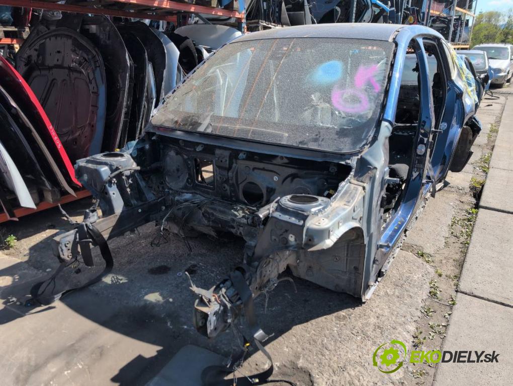 BMW F48 SUV 2017 110 kW sDrive 18 d 1995 karoséria ČTVRŤÁK: Blatník prah strecha PODŁUŻNICA