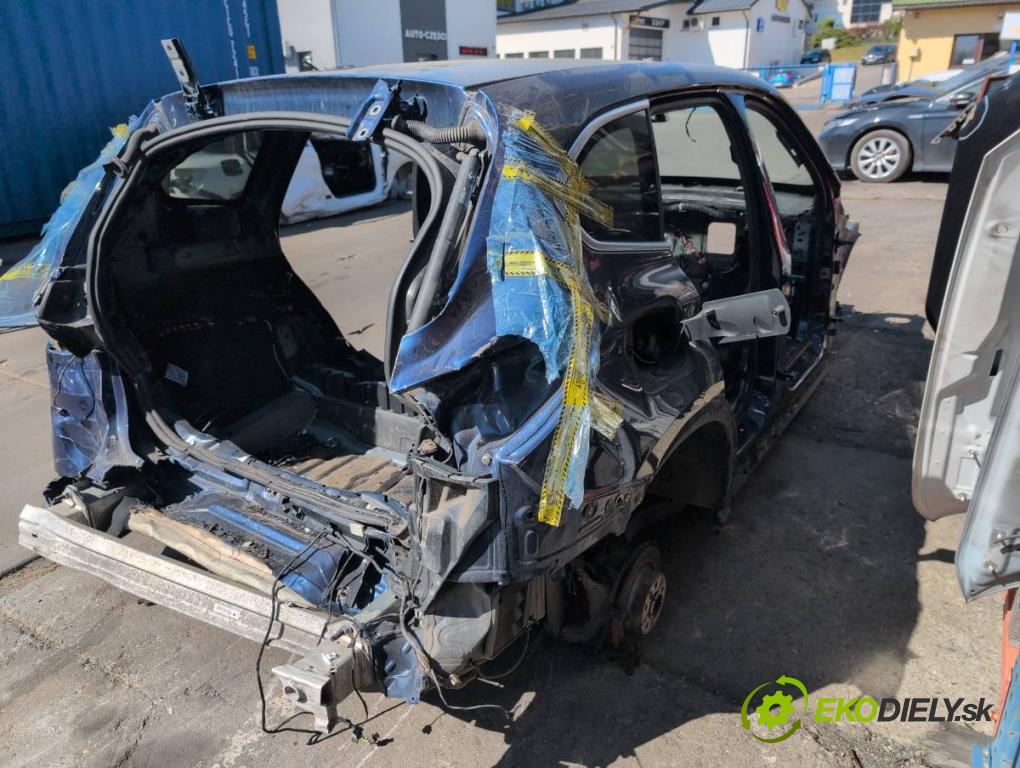 BMW F48 SUV 2017 110 kW sDrive 18 d 1995 karoséria ČTVRŤÁK: Blatník prah strecha PODŁUŻNICA