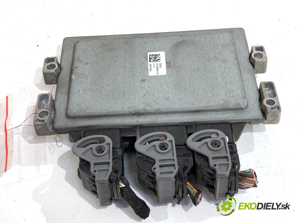 RENAULT CLIO III liftback 2009 74 kW 1.2 16V (BR0P, CR0P) 1149 řídící jednotka motora 8200851165 (Řídicí jednotka)