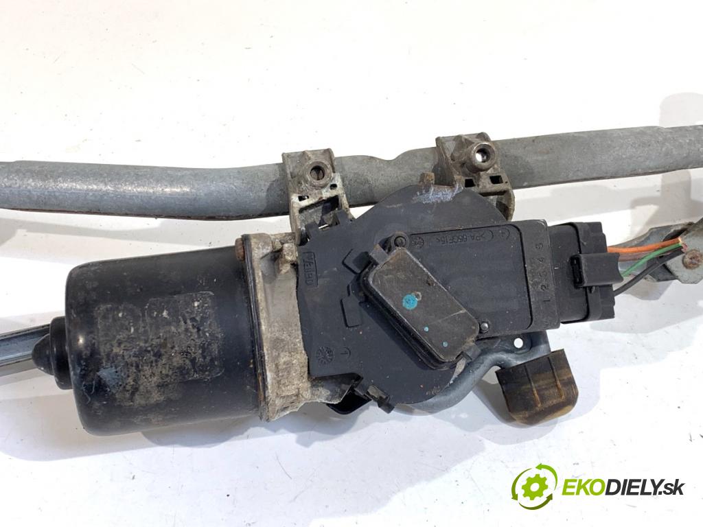 RENAULT CLIO III liftback 2009 74 kW 1.2 16V (BR0P, CR0P) 1149 Mechanizmus stieračov predný 8200268931 (Motorček stieračov predný)