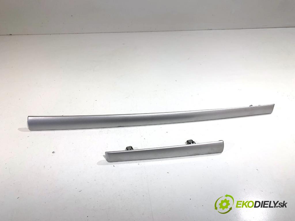 RENAULT CLIO III liftback 2009 74 kW 1.2 16V (BR0P, CR0P) 1149 lišty kryt 8200407880 8200407858 (Lišta)