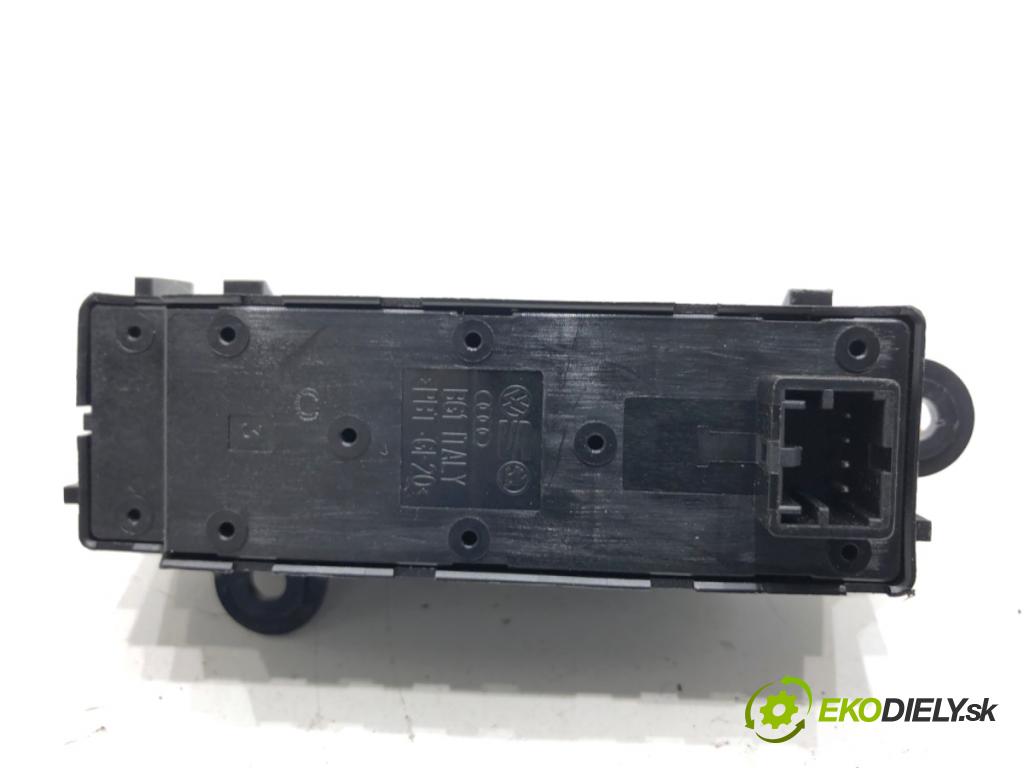 SKODA OCTAVIA IV liftback 2023 140 kW 2.0 TSI 4x4 1984 Spínač svetiel 5E4941501A