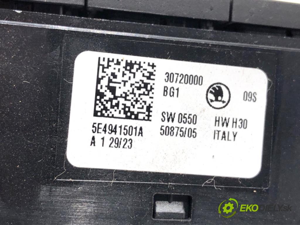 SKODA OCTAVIA IV liftback 2023 140 kW 2.0 TSI 4x4 1984 Spínač svetiel 5E4941501A