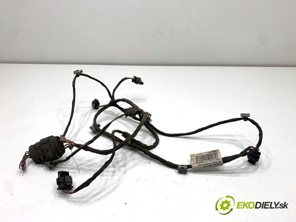 SKODA OCTAVIA IV liftback 2023 140 kW 2.0 TSI 4x4 1984 Káblovačka PDC zad 5E6971104E