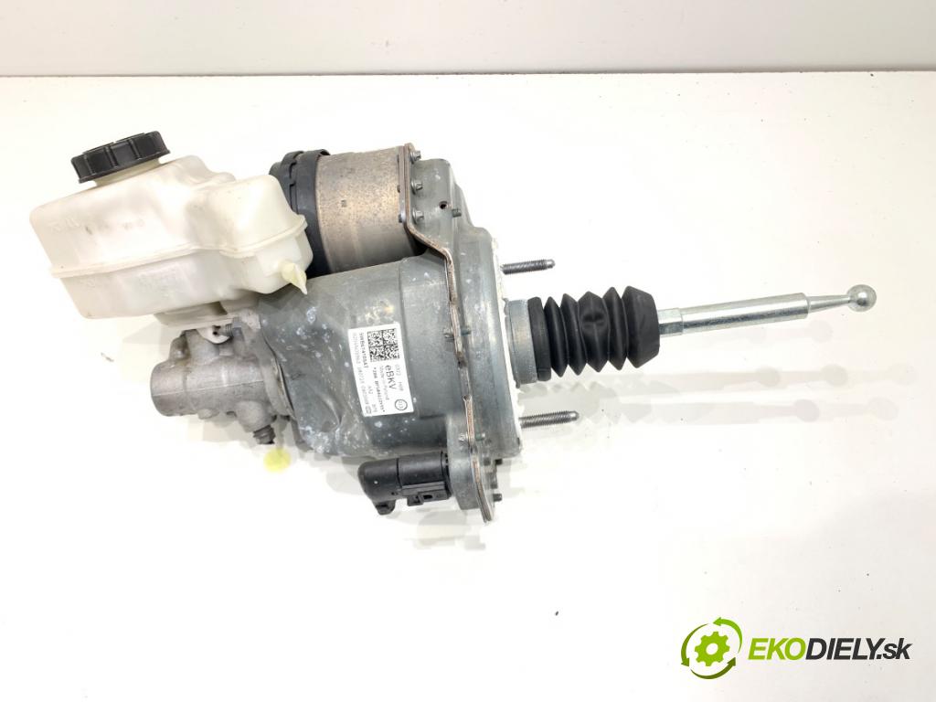 SKODA OCTAVIA IV liftback 2023 140 kW 2.0 TSI 4x4 1984 Posilovač bŕzd 5WB614105AT