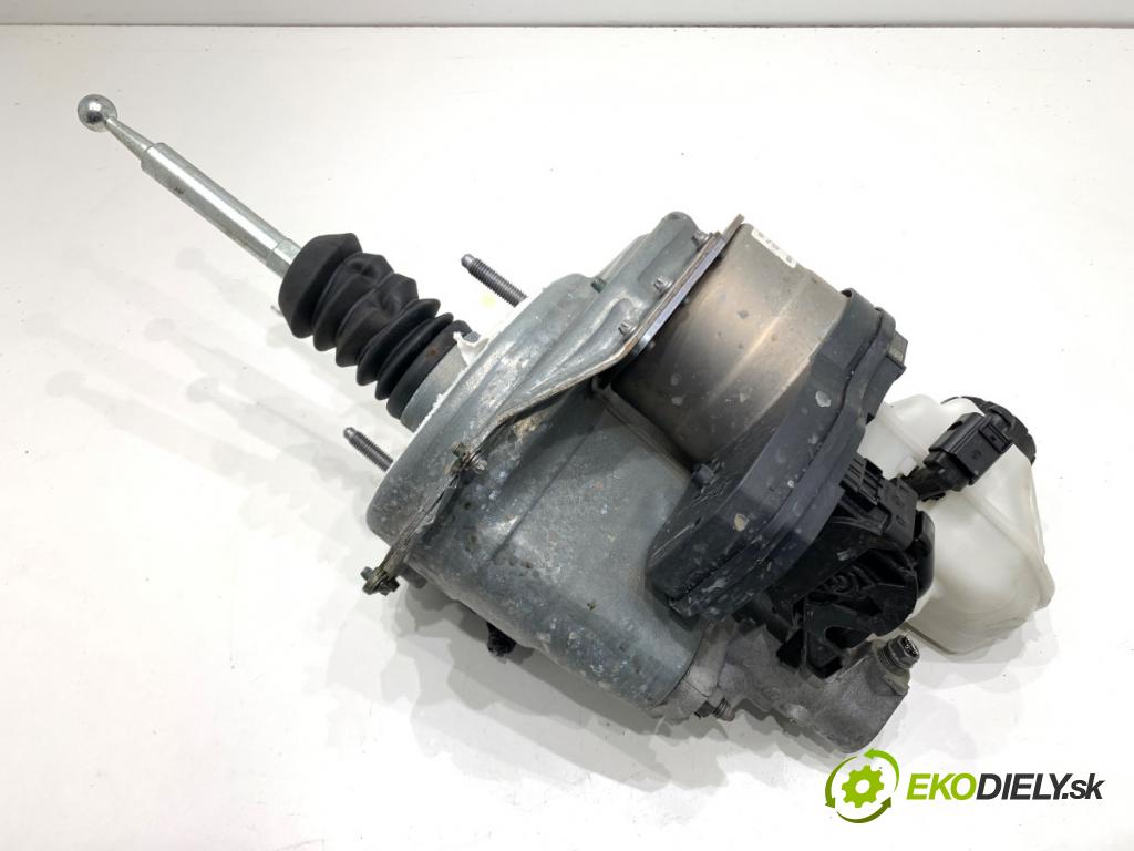 SKODA OCTAVIA IV liftback 2023 140 kW 2.0 TSI 4x4 1984 Posilovač bŕzd 5WB614105AT