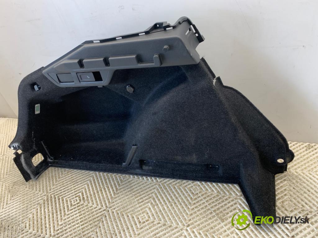 SKODA OCTAVIA IV liftback 2023 140 kW 2.0 TSI 4x4 1984 čalúnenie kufra ľavy 5E6867427A