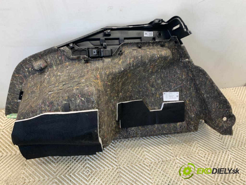 SKODA OCTAVIA IV liftback 2023 140 kW 2.0 TSI 4x4 1984 čalúnenie kufra pravy 5E6867428A