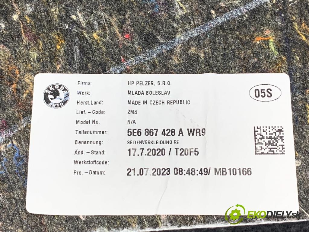 SKODA OCTAVIA IV liftback 2023 140 kW 2.0 TSI 4x4 1984 čalúnenie kufra pravy 5E6867428A