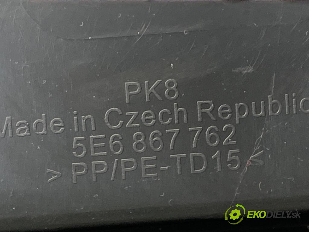 SKODA OCTAVIA IV liftback 2023 140 kW 2.0 TSI 4x4 1984 čalúnenie kufra pravy 5E6867428A