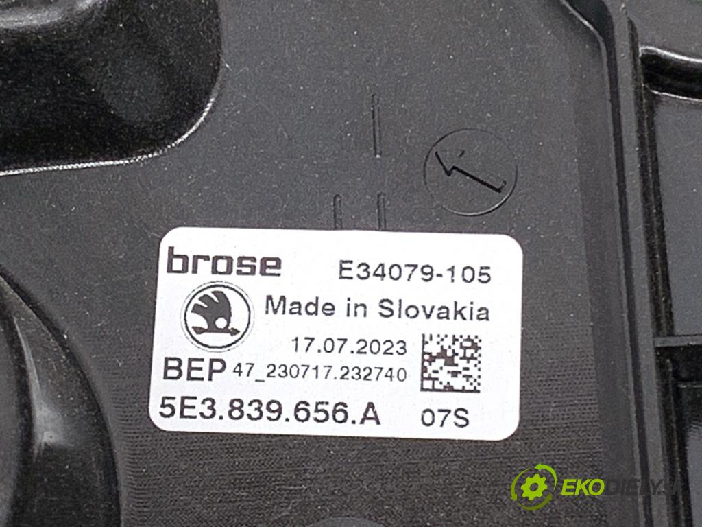 SKODA OCTAVIA IV liftback 2023 140 kW 2.0 TSI 4x4 1984 Mechanizmus okna pravy zad 5E3839656A