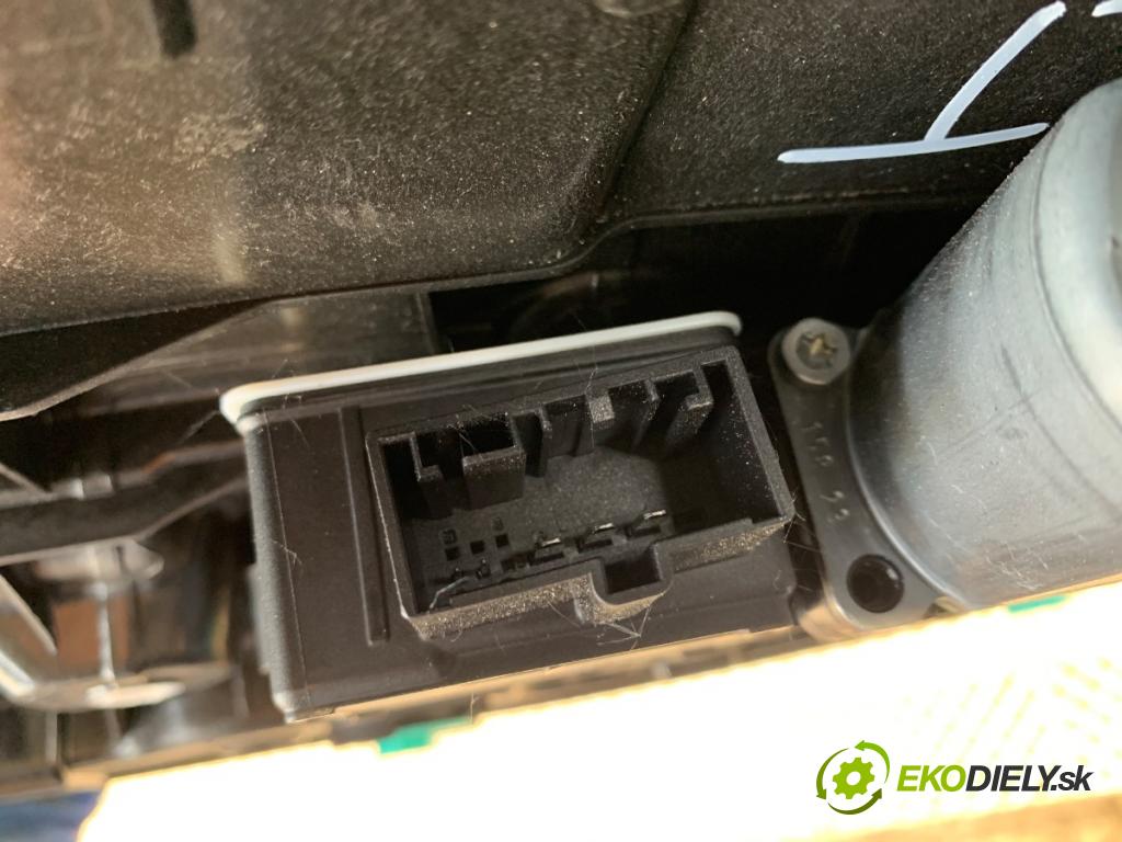 SKODA OCTAVIA IV liftback 2023 140 kW 2.0 TSI 4x4 1984 Mechanizmus okna ľavy zad 5Q0959407D 5E3839655A