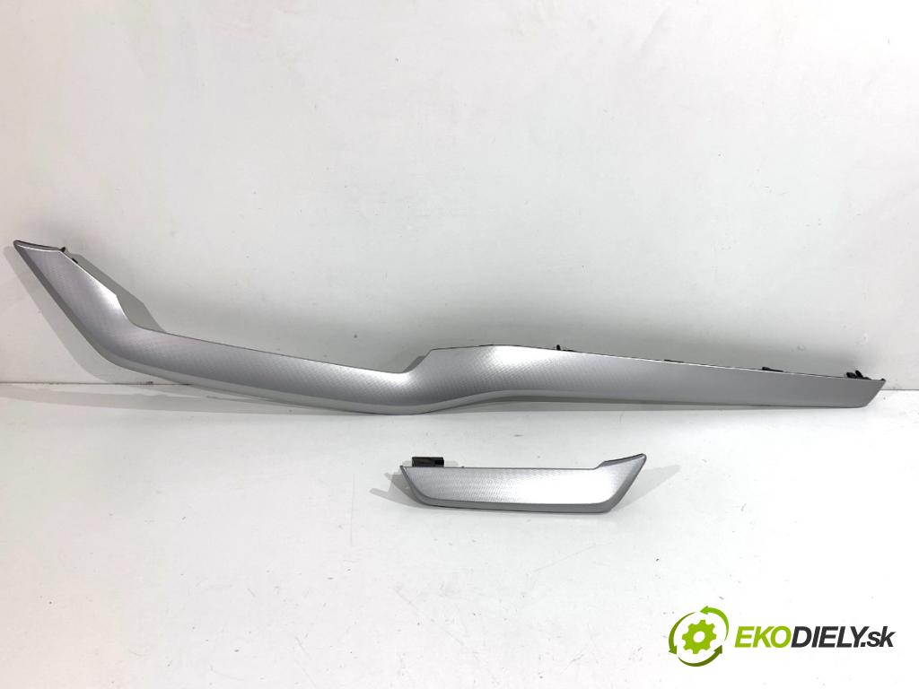SKODA OCTAVIA IV liftback 2023 140 kW 2.0 TSI 4x4 1984 lišty kryt 5E4853192C 5E4853190A (Lišta)
