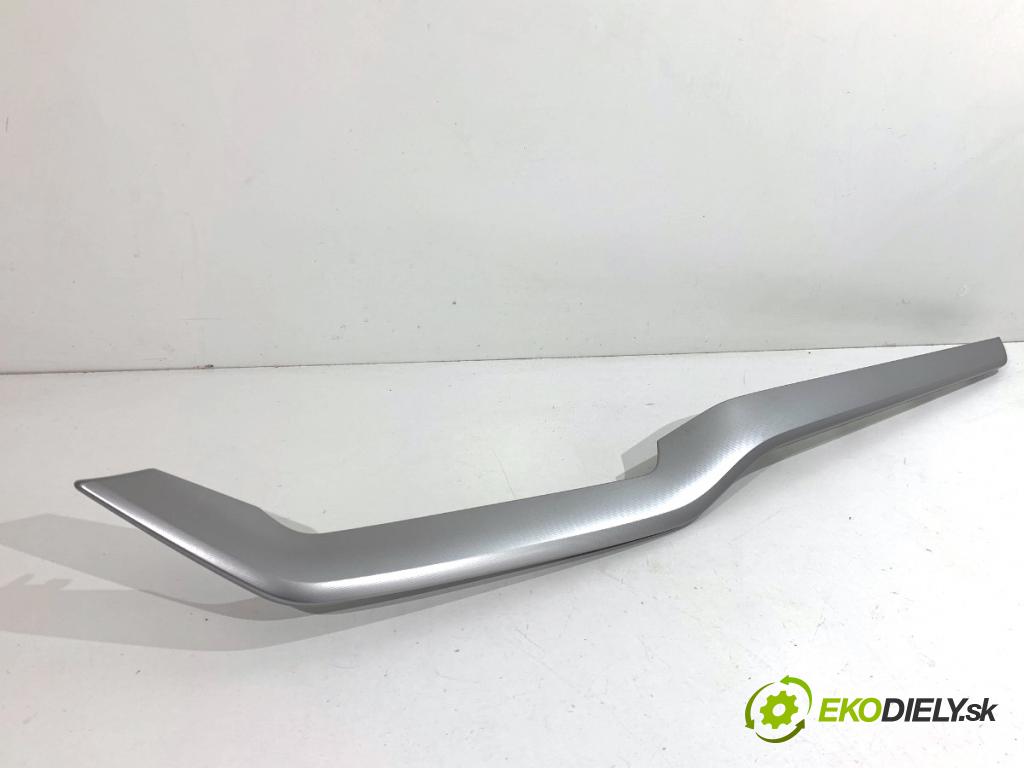 SKODA OCTAVIA IV liftback 2023 140 kW 2.0 TSI 4x4 1984 lišty kryt 5E4853192C 5E4853190A (Lišta)