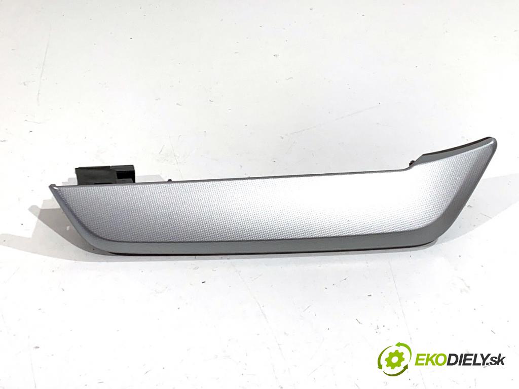 SKODA OCTAVIA IV liftback 2023 140 kW 2.0 TSI 4x4 1984 lišty kryt 5E4853192C 5E4853190A (Lišta)