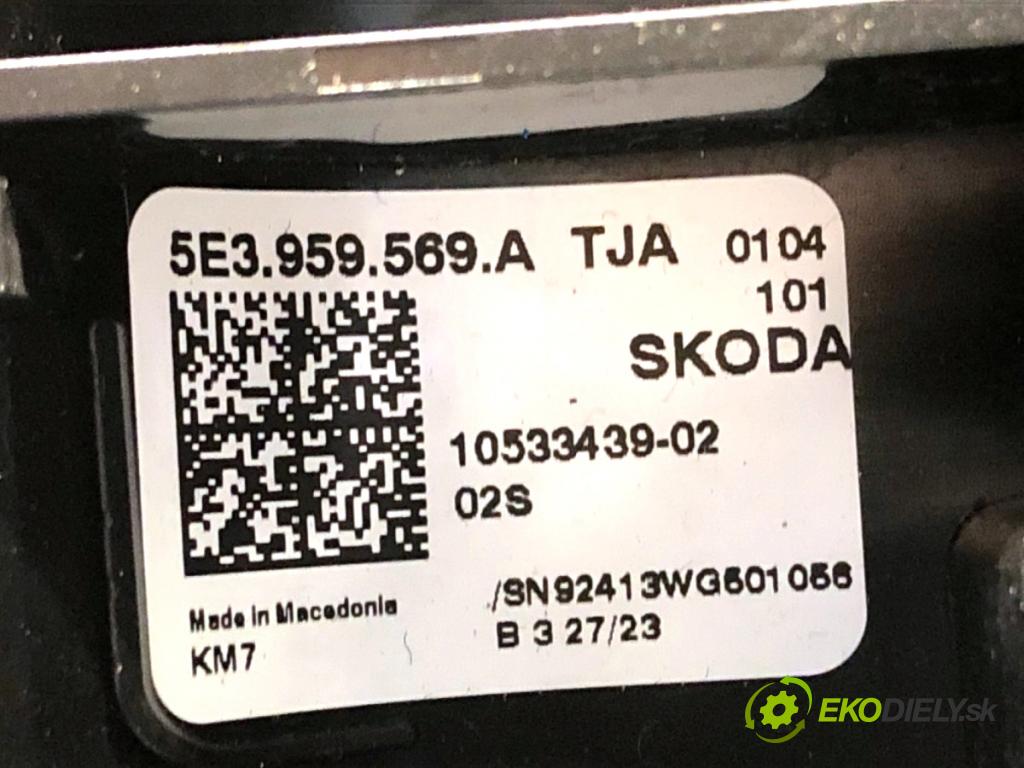 SKODA OCTAVIA IV liftback 2023 140 kW 2.0 TSI 4x4 1984 Svetlo stropné 5E3959569A