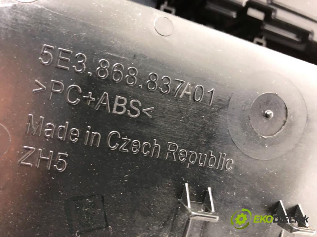 SKODA OCTAVIA IV liftback 2023 140 kW 2.0 TSI 4x4 1984 Svetlo stropné 5E3959569A