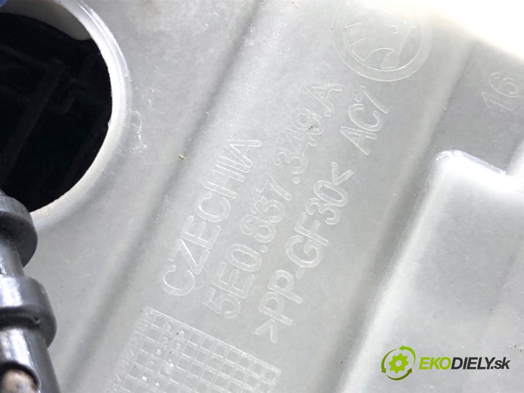 SKODA OCTAVIA IV liftback 2023 140 kW 2.0 TSI 4x4 1984 Kľučka vonkajšia pravy predný