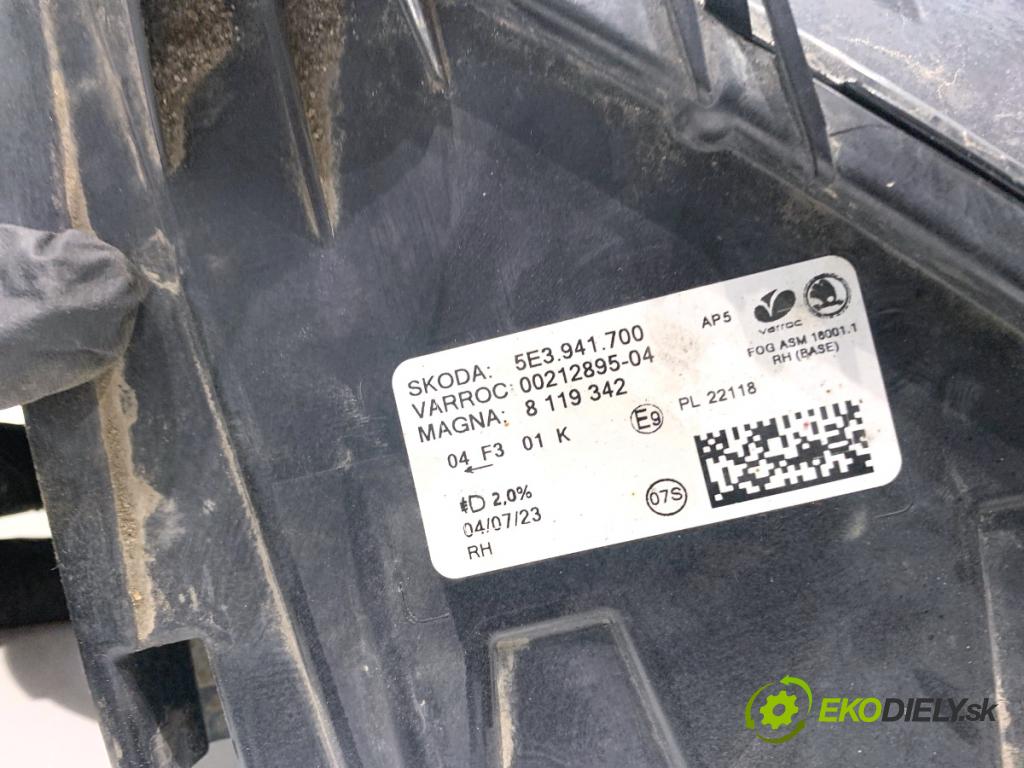 SKODA OCTAVIA IV liftback 2023 140 kW 2.0 TSI 4x4 1984 Hmlové svetlo, hmlovka pravy predný 5E3941700