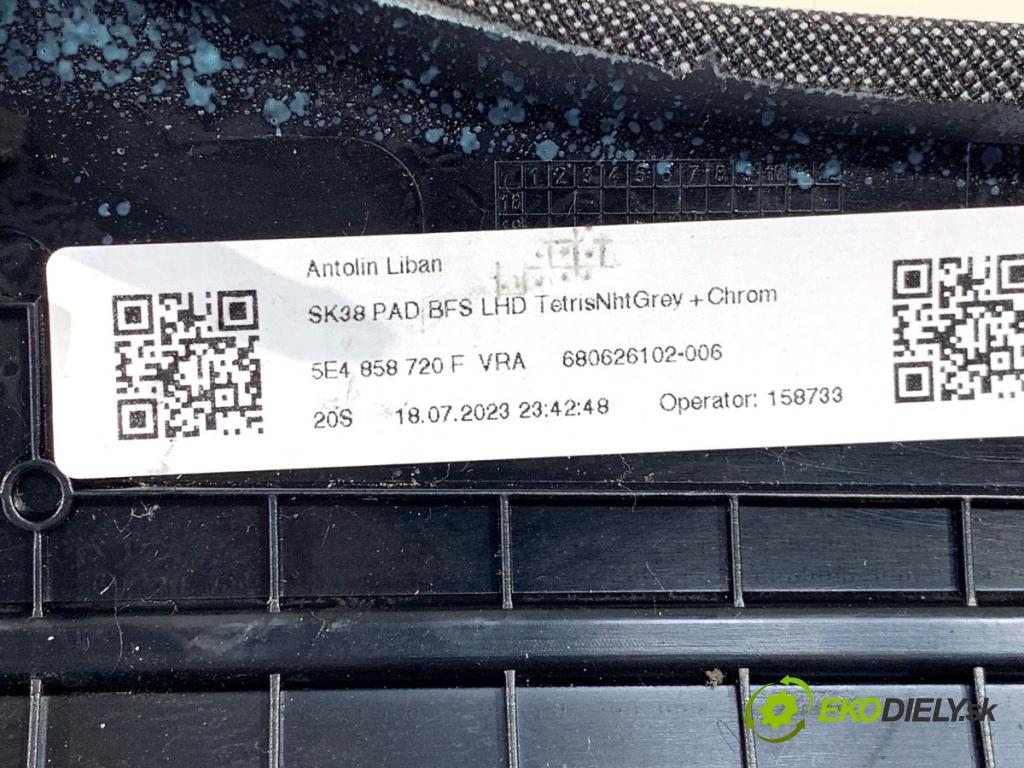 SKODA OCTAVIA IV liftback 2023 140 kW 2.0 TSI 4x4 1984 Mriežky kúrenia pravy predný 5E4858720F