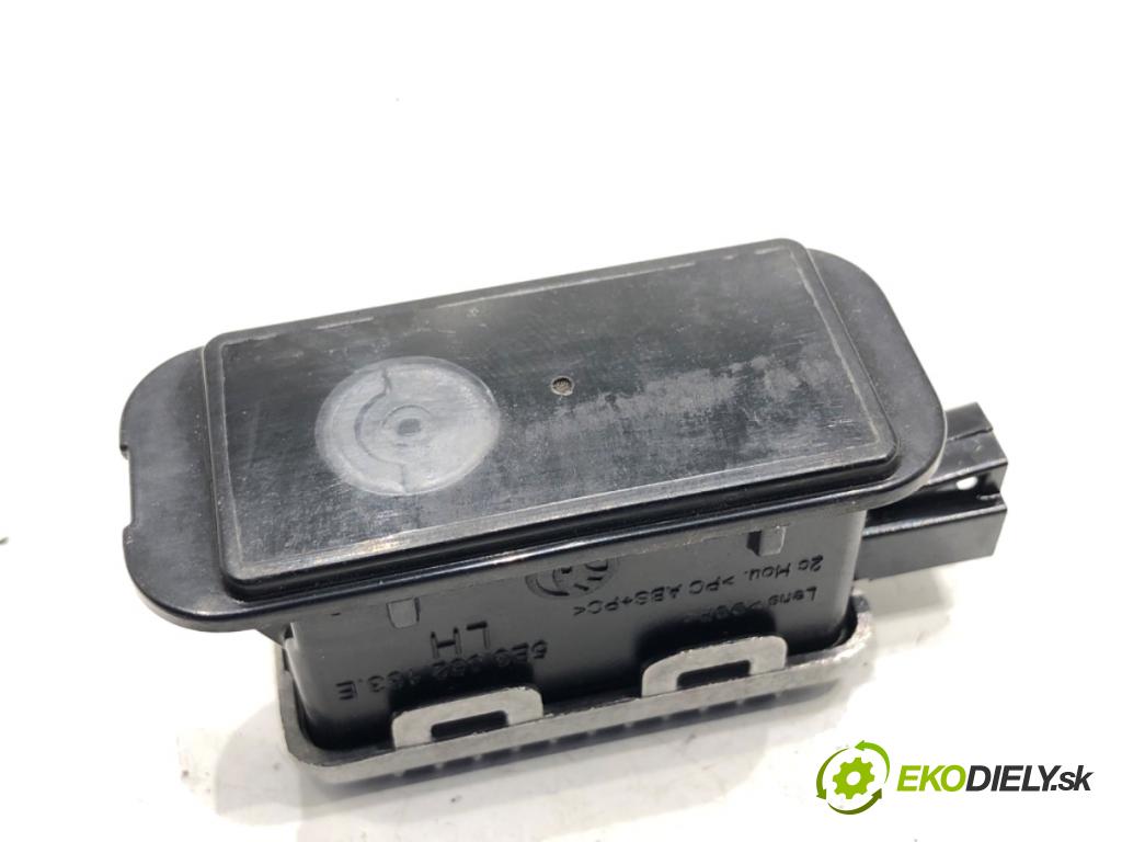 SKODA OCTAVIA IV liftback 2023 140 kW 2.0 TSI 4x4 1984 svetlo PROJEKTOR: LED ľavy 5E3052133E