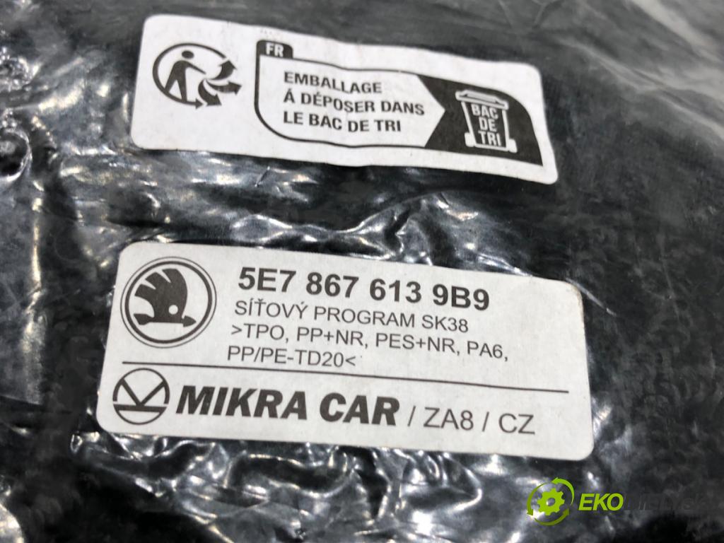 SKODA OCTAVIA IV liftback 2023 140 kW 2.0 TSI 4x4 1984 sieťka ORGANIZER: kufra 5E7867613