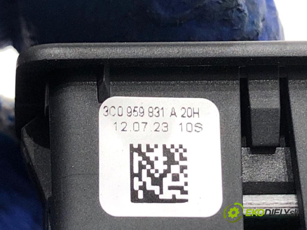 SKODA OCTAVIA IV liftback 2023 140 kW 2.0 TSI 4x4 1984 vypínač otvárania dverí 3C0959831A