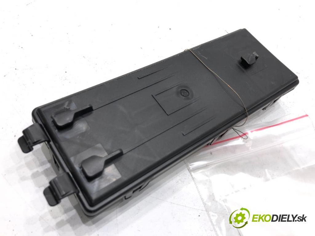 SKODA OCTAVIA IV liftback 2023 140 kW 2.0 TSI 4x4 1984 Modul dverí 5WB959107A