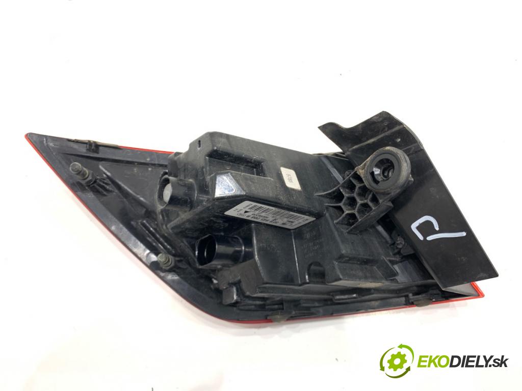 SEAT LEON III liftback 2019 221 kW 2.0 Cupra 1984 Svetlo pravy zad 5F9945208B