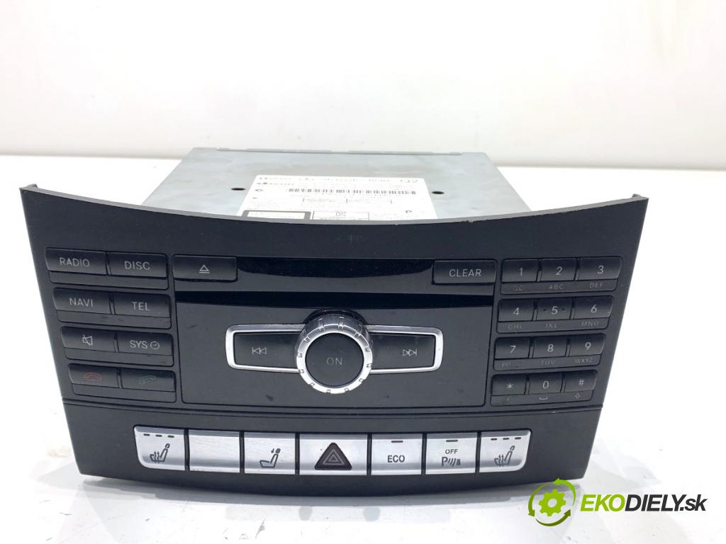 MERCEDES-BENZ W212 sedan 2014 115 kW E 200 NGT (212.035) 1991 RADIO Navigácia A2129008524 (Audio zariadenie)