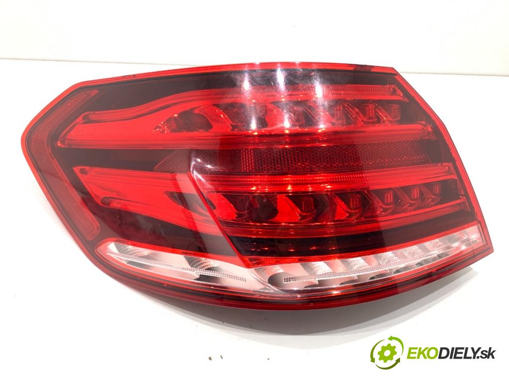 MERCEDES-BENZ W212 sedan 2014 115 kW E 200 NGT (212.035) 1991 Svetlo ľavy zad A2129060703