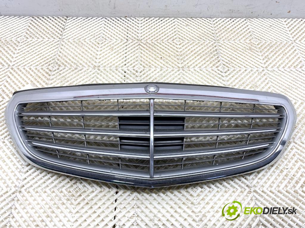 MERCEDES-BENZ W212 sedan 2014 115 kW E 200 NGT (212.035) 1991 mřížka maska A2128801383 (Přední mřížka (maska chladiče))