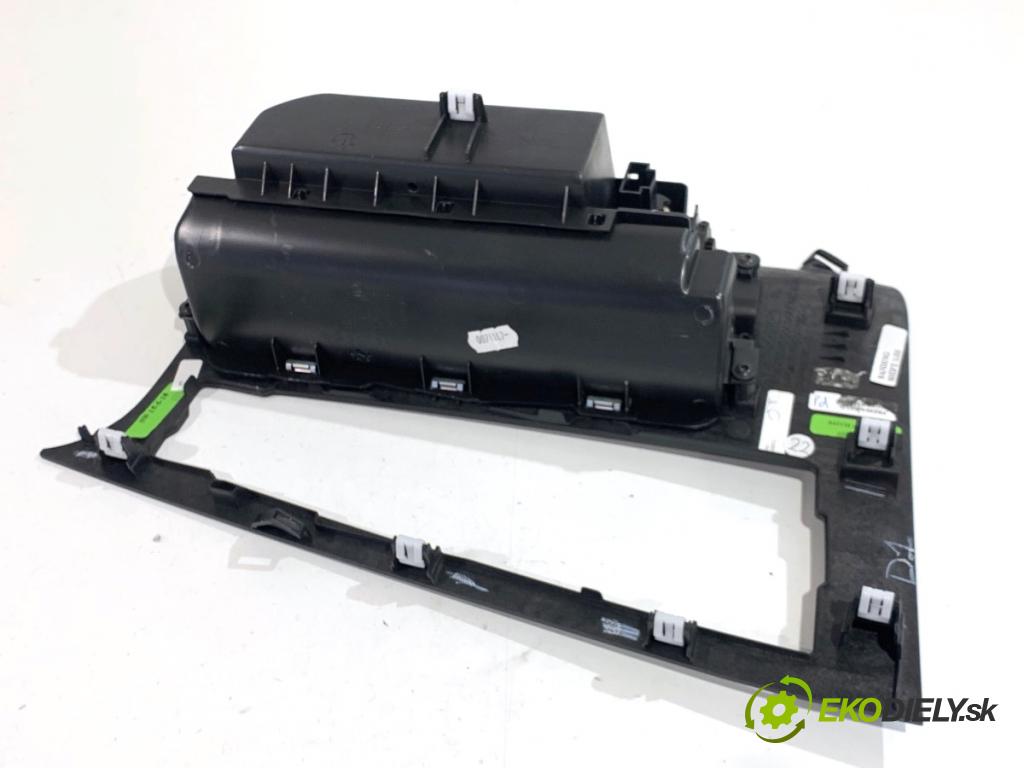 PEUGEOT 508 II liftback 2018 130 kW 2.0 BlueHDI 180 (FHEHZR, FHEHZN) 1997 lišty kryt 98244282ZD 9816046077 (Lišta)