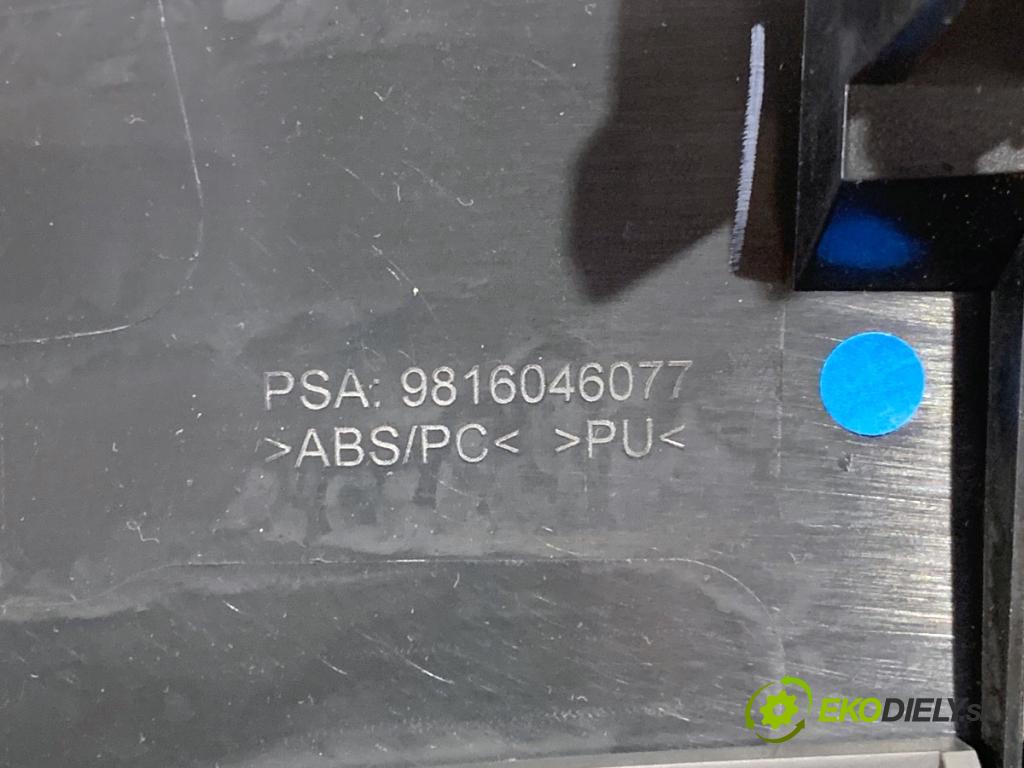 PEUGEOT 508 II liftback 2018 130 kW 2.0 BlueHDI 180 (FHEHZR, FHEHZN) 1997 lišty kryt 98244282ZD 9816046077 (Lišta)