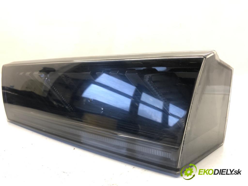 PEUGEOT 508 II liftback 2018 130 kW 2.0 BlueHDI 180 (FHEHZR, FHEHZN) 1997 Svetlo zad pravá vnútorná 9813508180 (Kľučka dverí ostatné)