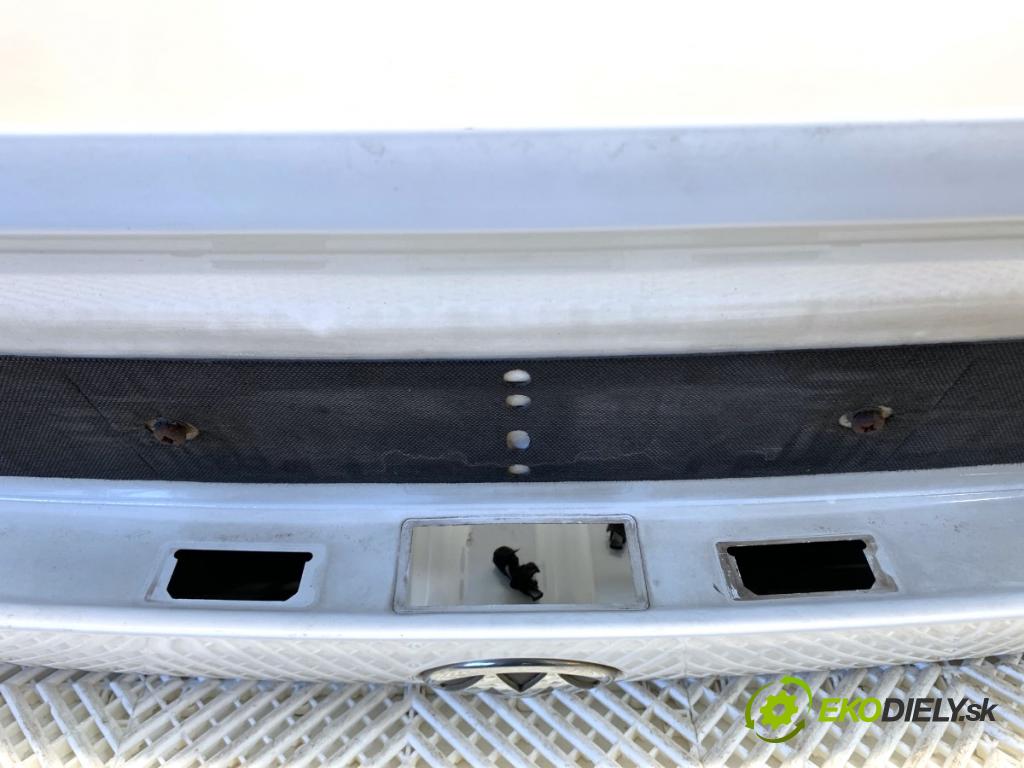 VW JETTA IV sedan 2012 90 kW 1.4 TSI 1390 kapota zad LB9A