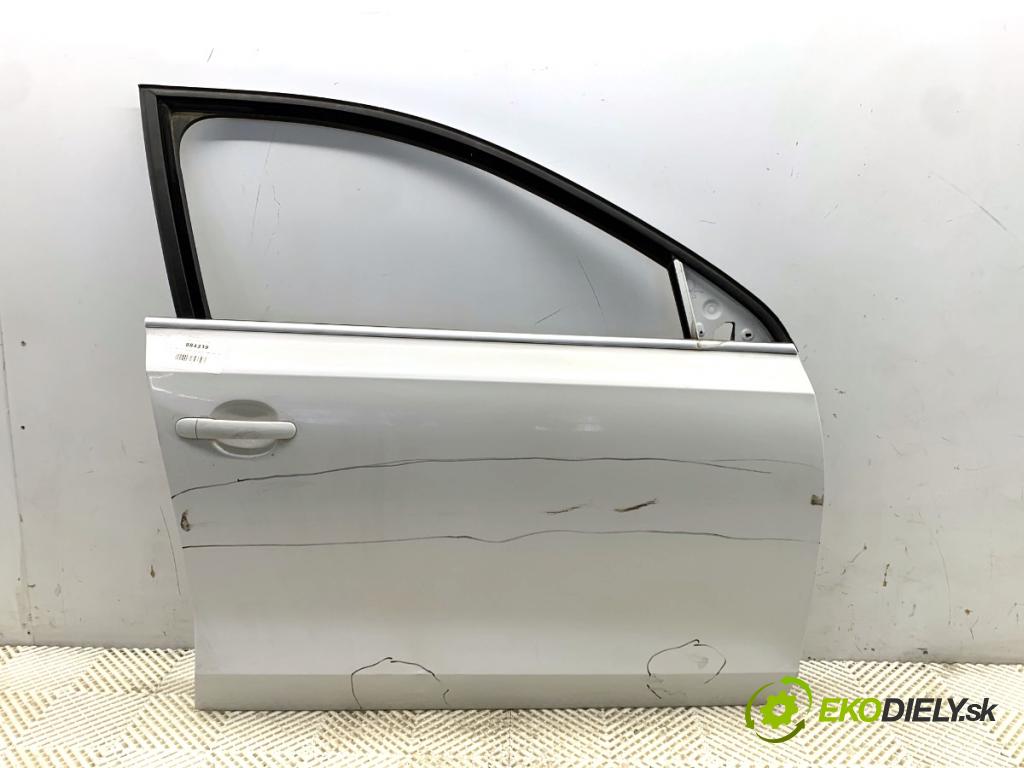 VW JETTA IV sedan 2012 90 kW 1.4 TSI 1390 dveře pravý přední část LB9A