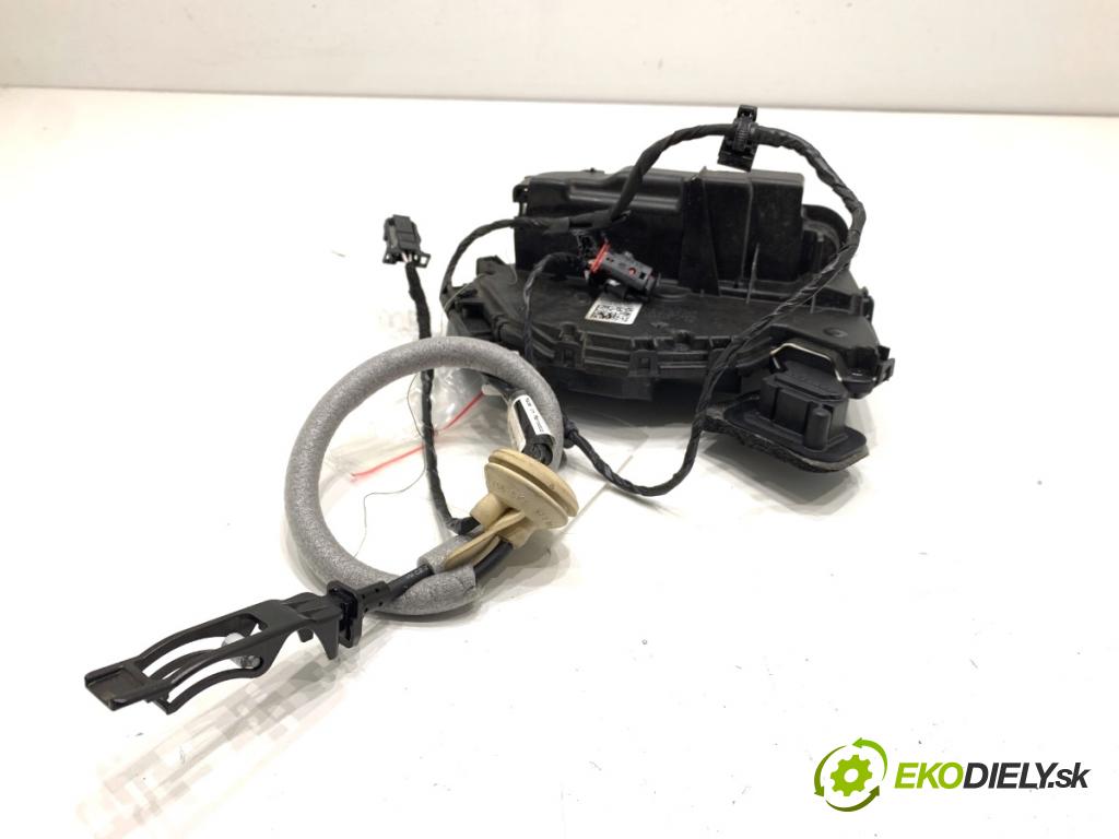 VW PASSAT B8 sedan 2022 206 kW 2.0 TSI 4motion 1984 zámok Dvere pravy zad 5NA839016D
