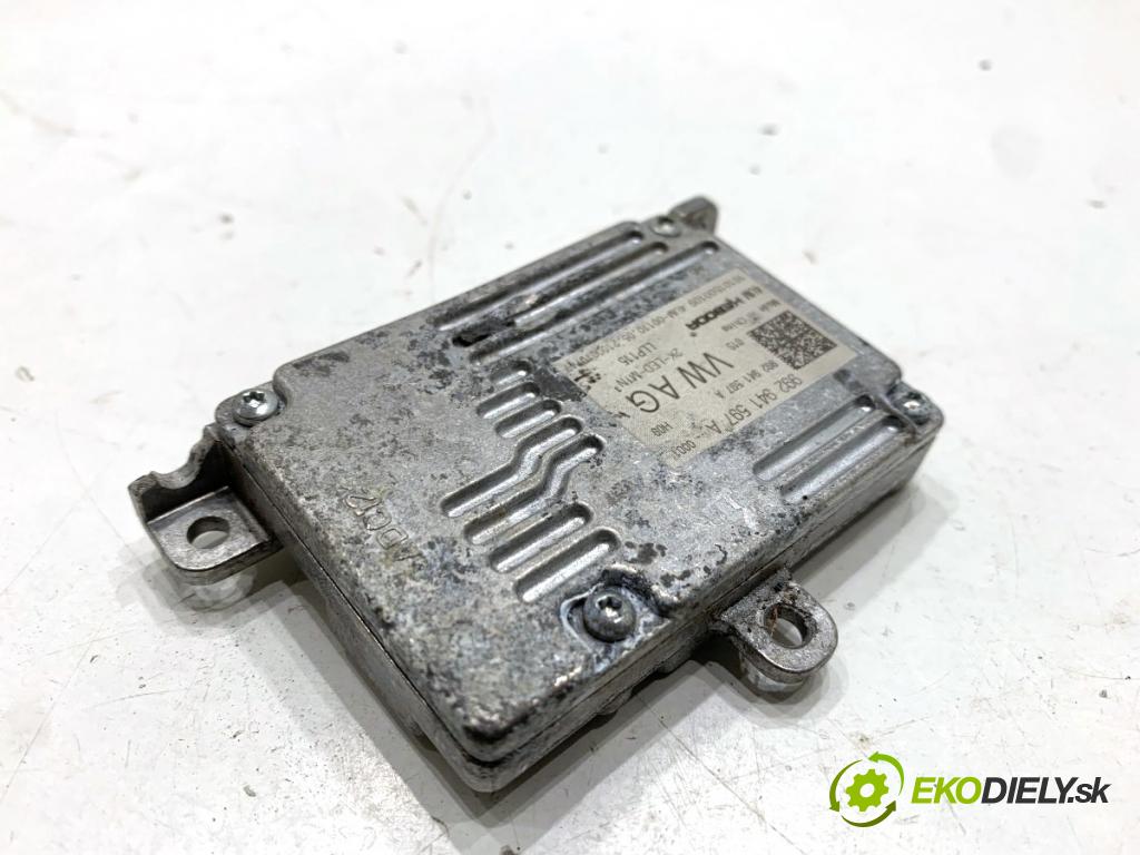 VW PASSAT B8 sedan 2022 206 kW 2.0 TSI 4motion 1984 Modul LED 992941597A