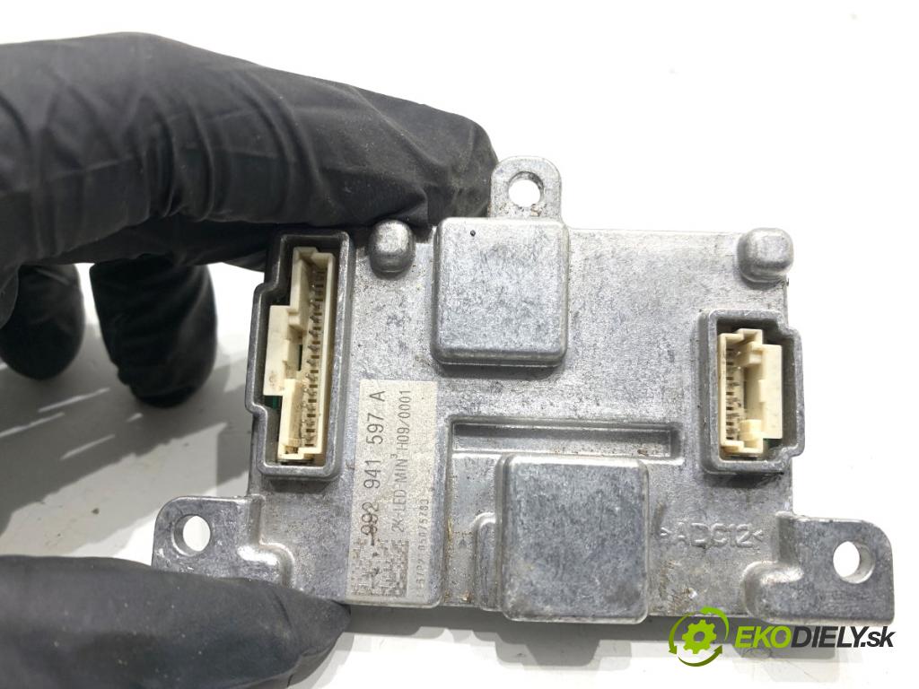 VW PASSAT B8 sedan 2022 206 kW 2.0 TSI 4motion 1984 Modul LED 992941597A